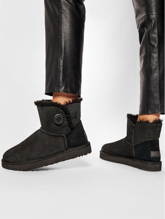 Ugg Ugg Sniego batai W Mini Bailey Button II 1016422 Juoda