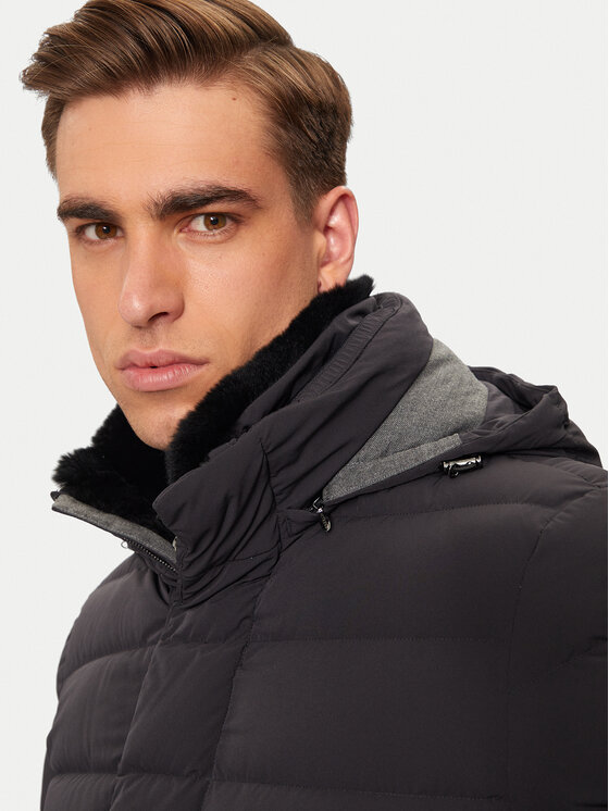 Hetregó Hetregó Pūkinė striukė William 8N435R Juoda Regular Fit