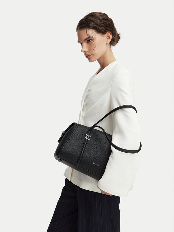 Calvin Klein Geantă Emblem Hw Pebble Doctor Shoulder LV04F3614G Negru