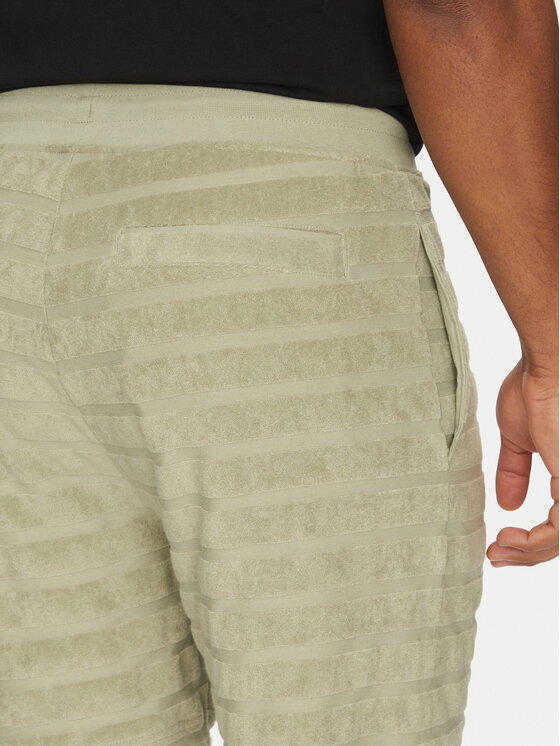 HUGO HUGO Pantaloni scurți sport Dutowel 50535289 Verde Relaxed Fit