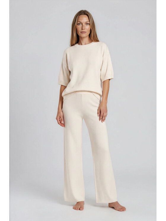 Fobya Fobya Spodnie materiałowe F3011 Kremowy Basic Fit