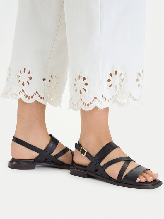 Clarks Sandale Ariany Strap 26185800 Negru
