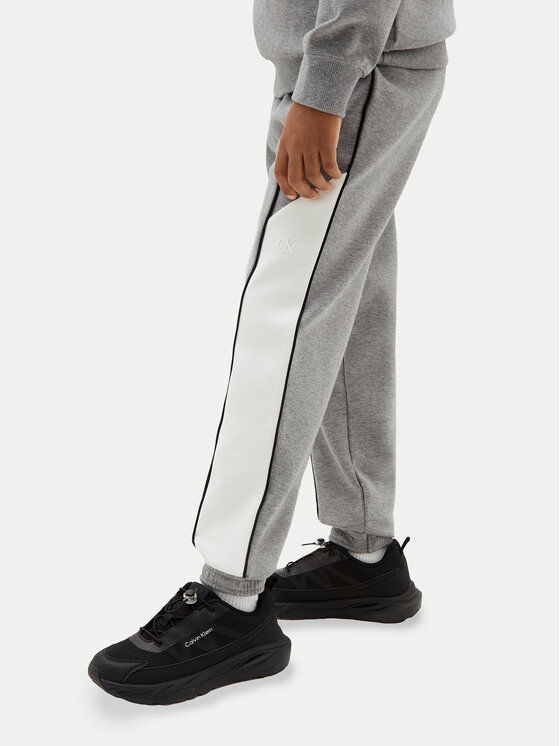 Calvin Klein Jeans Pantaloni trening LVCKTJC41B Gri Regular Fit