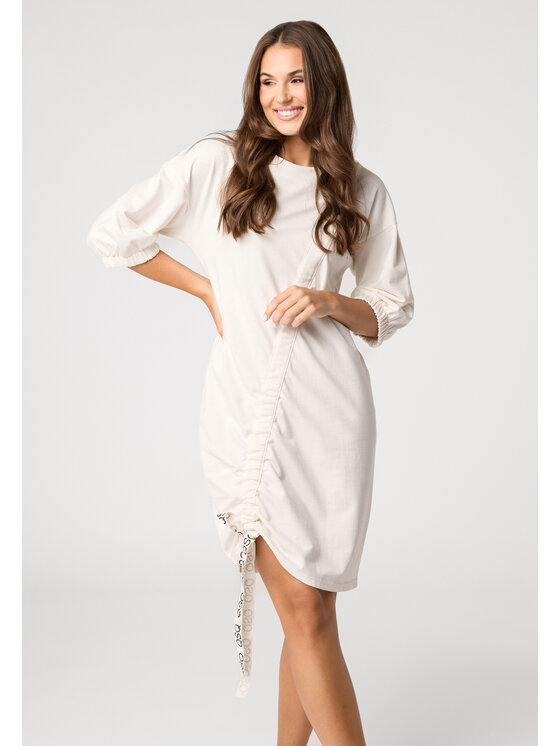 QUIOSQUE QUIOSQUE Sukienka codzienna Quiosque 4OR013100 Biały Regular Fit