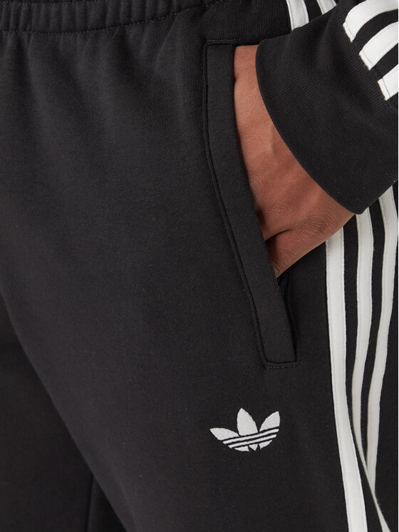 adidas adidas Spodnie dresowe 3-Stripes KE3562 Czarny Slim Fit