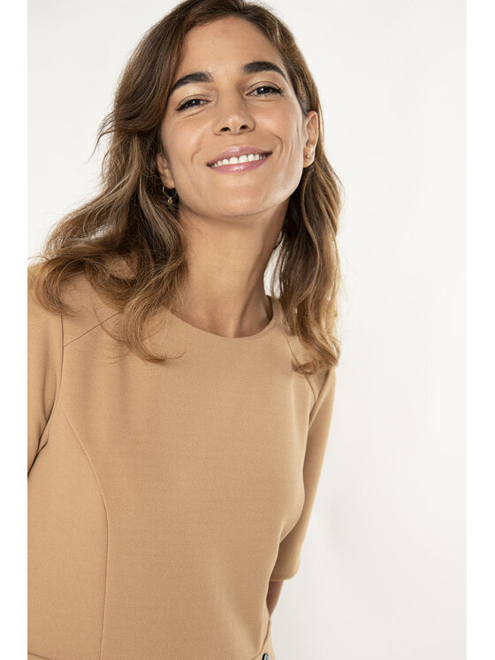 QUIOSQUE QUIOSQUE Každodenné šaty DRUM DRESS Béžová Regular Fit