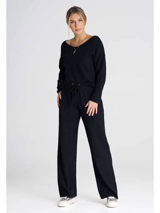 Pantaloni e maglietta on sale