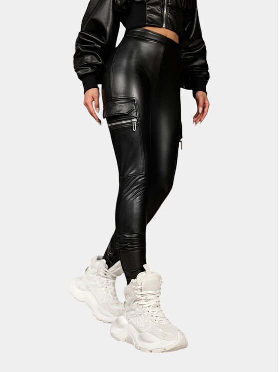 MADE BY SOCIETY MADE BY SOCIETY Spodnie materiałowe Pantaloni VAULT STRIPE - P27144 Czarny Basic Fit