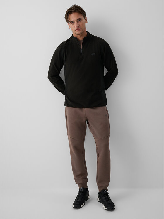 4F 4F Polar BASIC+ Czarny Regular Fit