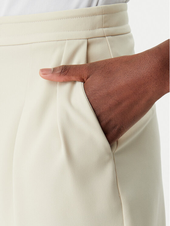 Patrizia Pepe Patrizia Pepe Pantaloncini di tessuto 8P0697/A545-B814 Beige Regular Fit