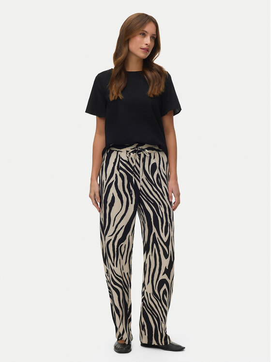 Vero Moda Vero Moda Pantaloni din material Jesmilo 10287363 Negru Regular Fit