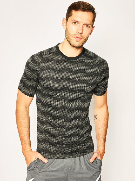 CD1072 Juoda Standard Fit • Modivo 