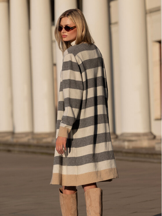 Miss LK Miss LK Sweter MISSLKK Beżowy Loose Fit