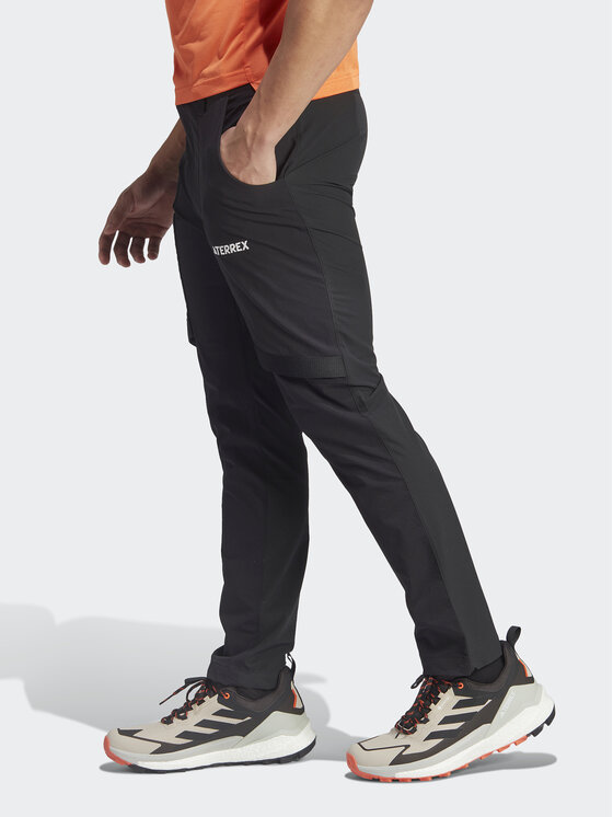 adidas adidas Долнище анцуг IB1119 Черен Regular Fit