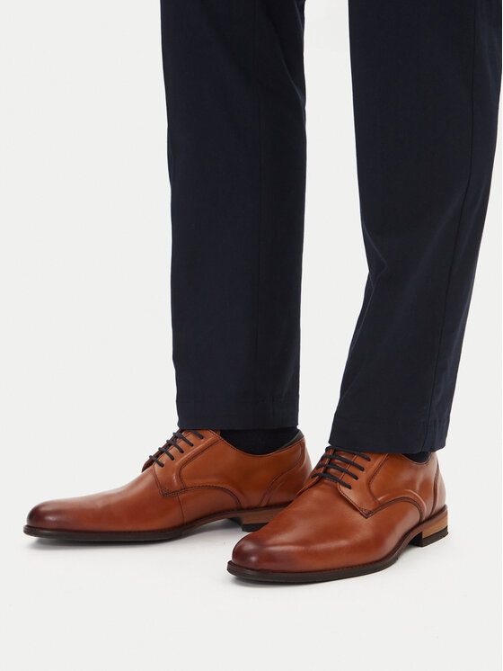 Clarks Clarks Pusbačiai Craftarlo Lace 26177697 Ruda