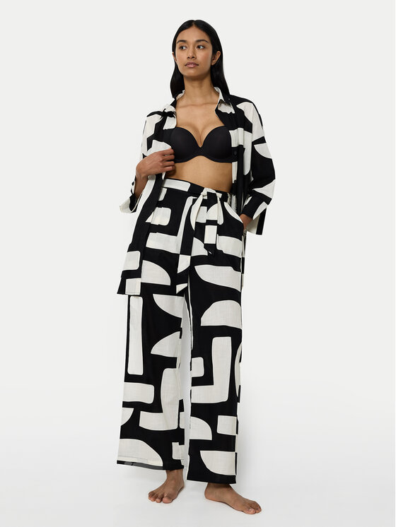 Triumph Triumph Medžiaginės kelnės Summer 10222571 Juoda Relaxed Fit