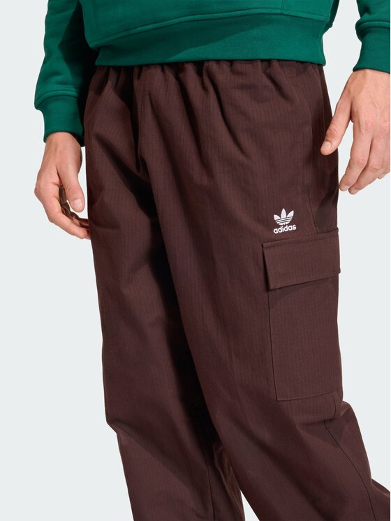 adidas adidas Spodnie cargo Trefoil Essentials Woven Brązowy ciemny Loose Fit