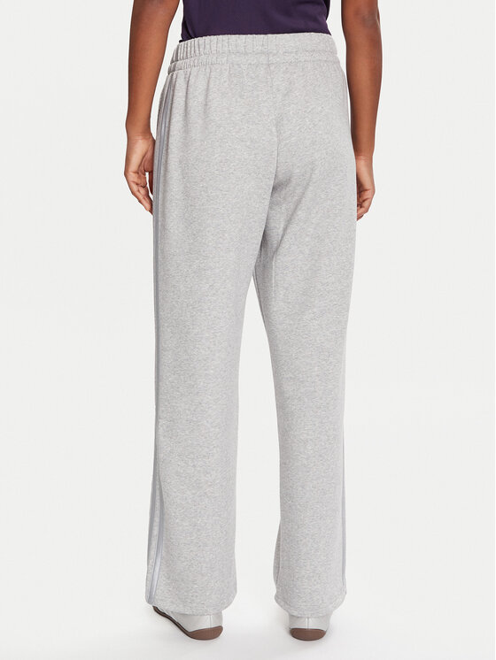 adidas adidas Pantaloni da tuta Holiday 3-Stripes Fleece JM1888 Grigio Loose Fit