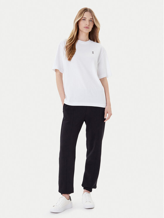 On On T-shirt Club-T 1WE1006 Bijela Relaxed Fit