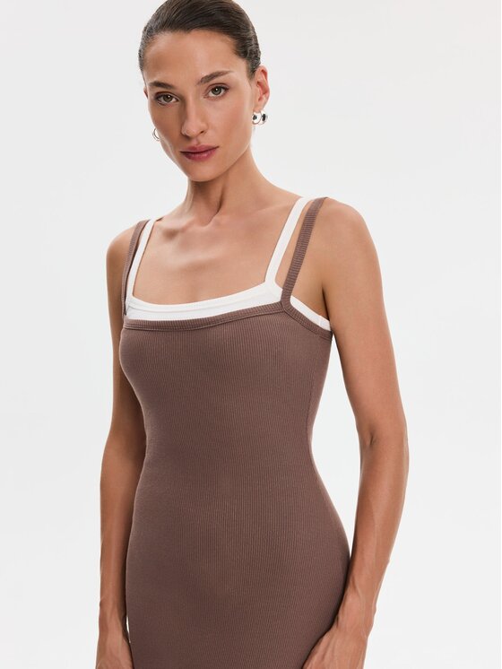 Nudyess Nudyess Sukienka codzienna Lisa z prążka Brązowy Slim Fit