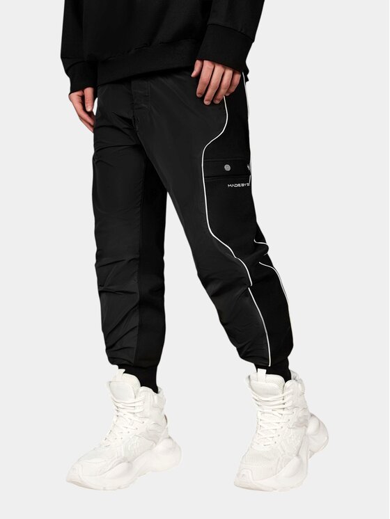 MADE BY SOCIETY MADE BY SOCIETY Spodnie materiałowe Pantaloni Essence Flow - P17186 Czarny Basic Fit