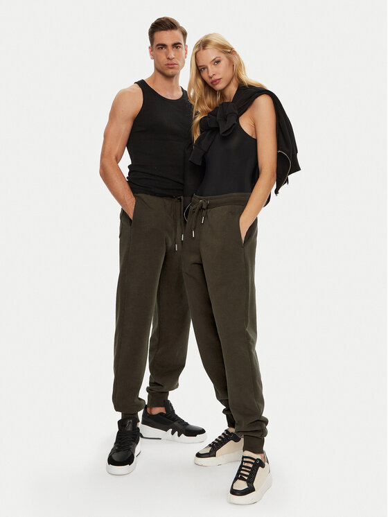 AMI PARIS AMI PARIS Spodnji del trenirke UTR240.JE0091 Rjava Regular Fit