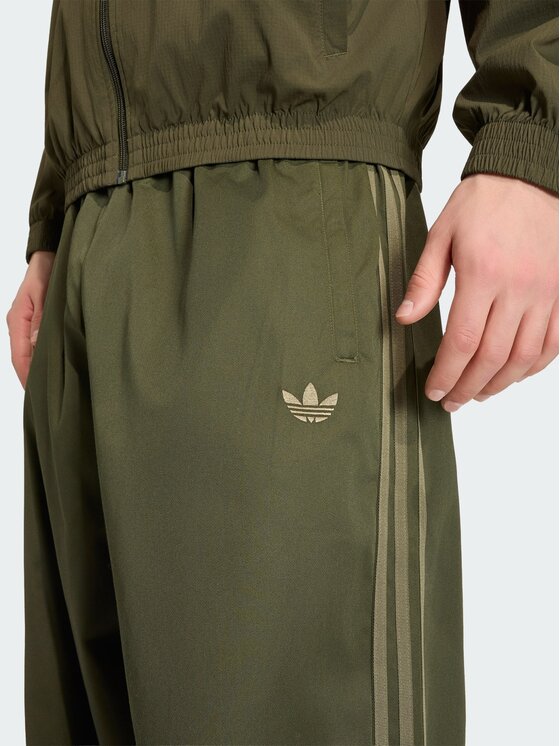 adidas adidas Spodnie materiałowe 169000 Zielony Oversize