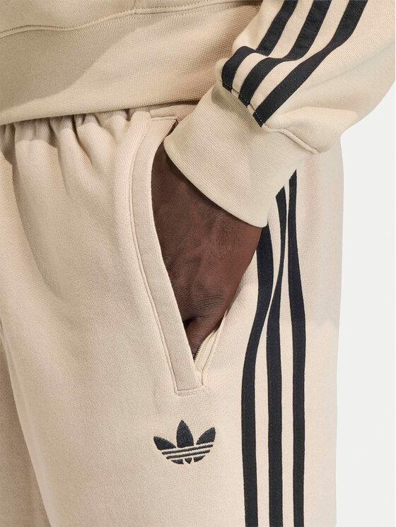 adidas adidas Спортни шорти 3-Stripes KE6681 Бежов Regular Fit