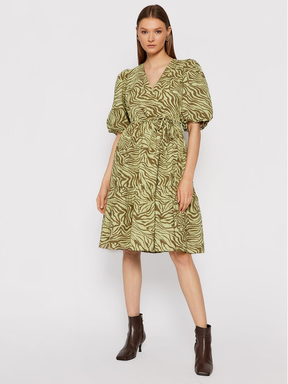 Gestuz Gestuz Ежедневна рокля Averygz 10905399 Зелен Loose Fit