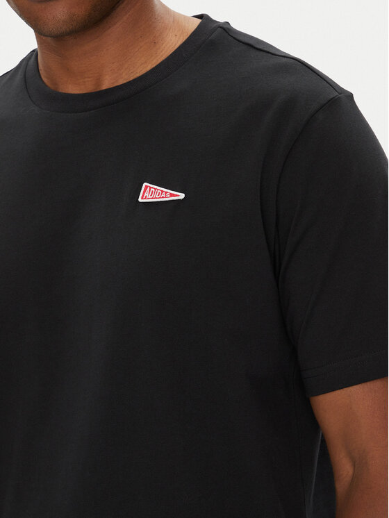 adidas adidas T-särk Pennant Trim Graphic JL9228 Must Regular Fit