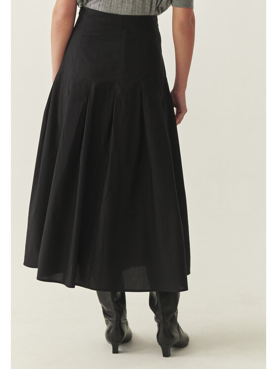 TATUUM Tatuum Midi sukňa PLANOKA Čierna Classic Fit