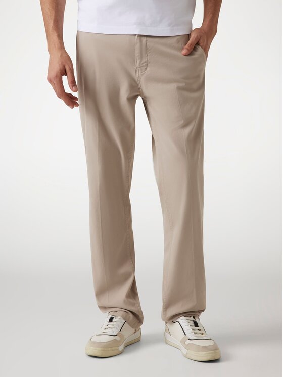 Guess Guess Spodnie materiałowe 175253 Brązowy Regular Fit