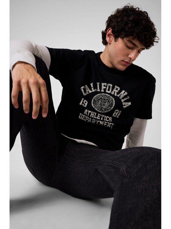 Guess Guess T-Shirt 183245 Černá Classic Fit