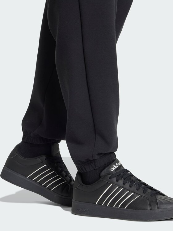 adidas adidas Spodnie materiałowe 168097 Czarny Regular Fit