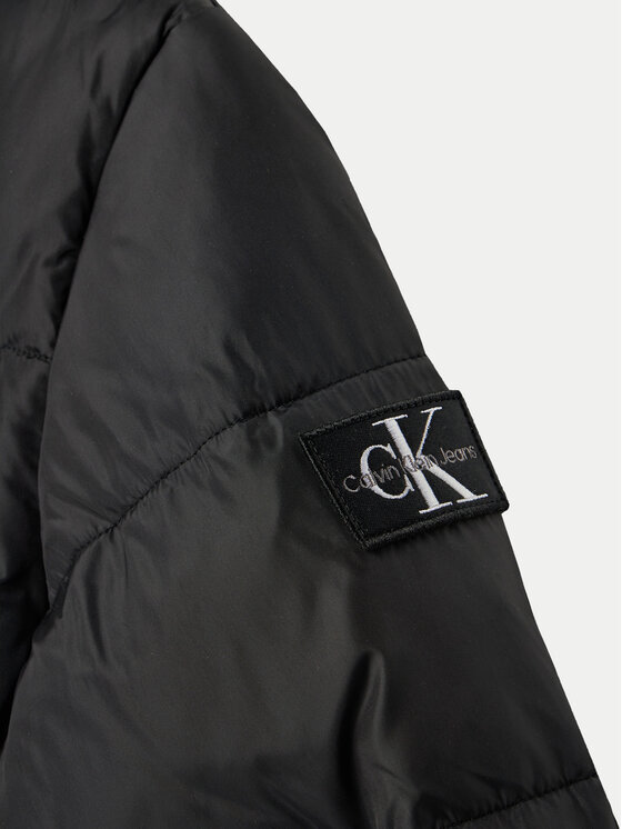 Calvin Klein Jeans Calvin Klein Jeans Zimné bundy Essential IB0IB01276 Čierna Regular Fit