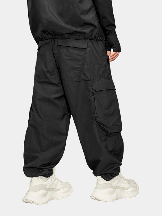 MADE BY SOCIETY MADE BY SOCIETY Spodnie materiałowe BURDEN - P17811 Czarny Basic Fit
