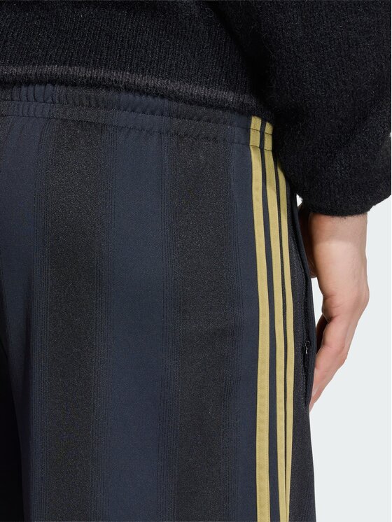 adidas adidas Szorty materiałowe 158529 Czarny Regular Fit