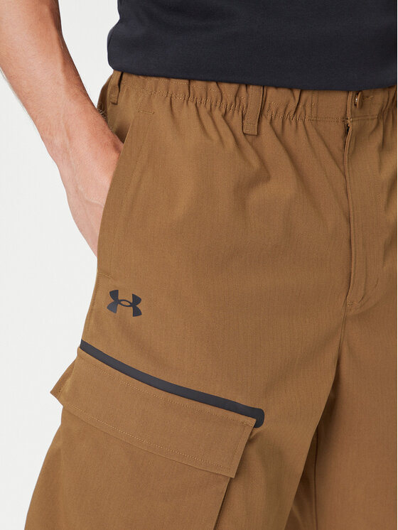 Under Armour Under Armour Hlače iz tkanine Unstoppable 1388827 Rjava Loose Fit