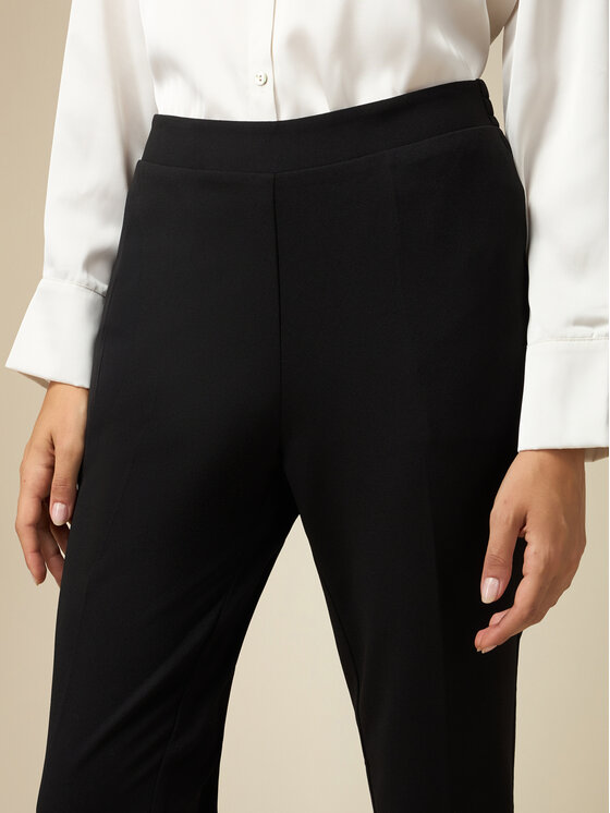 Oltre Oltre Pantaloni di tessuto P084J201331N033 Nero Boy Fit