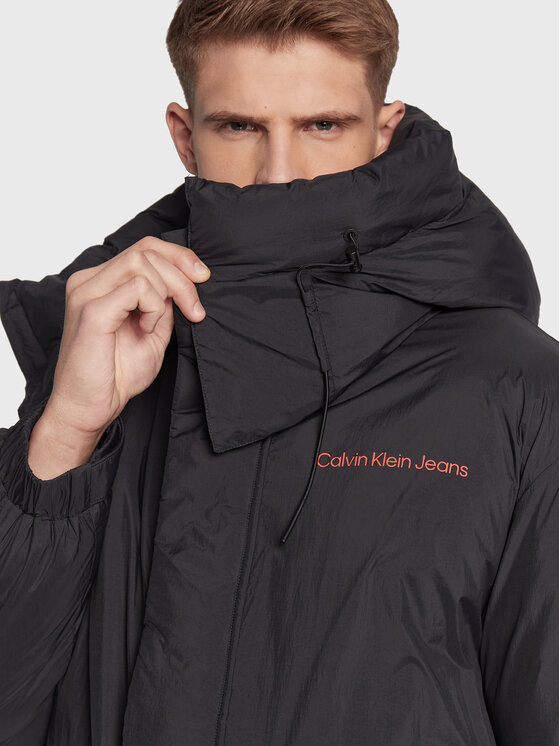 Calvin Klein Jeans Calvin Klein Jeans Zimné bundy J30J321907 Čierna Relaxed Fit