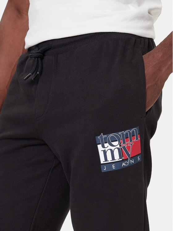 Tommy Jeans Tommy Jeans Spodnji del trenirke DM0DM22094 Črna Relaxed Fit