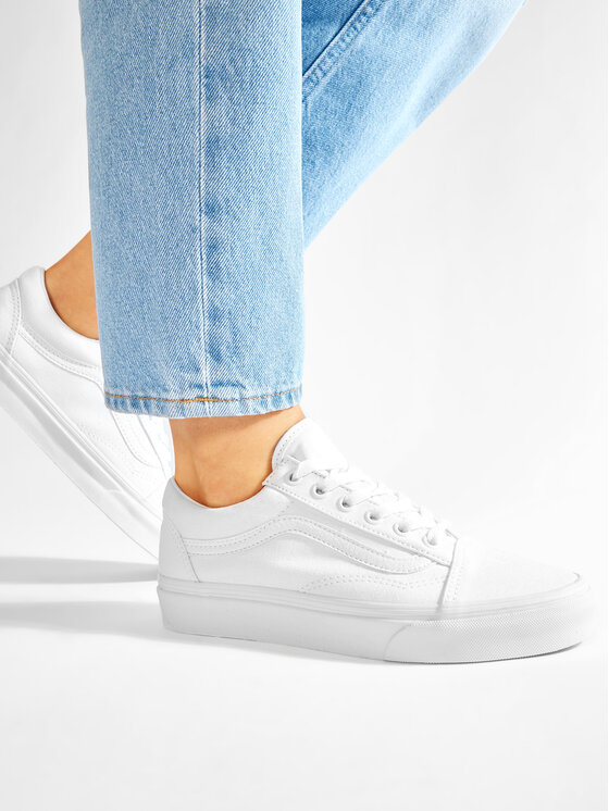 Vans old skool white with jeans sale