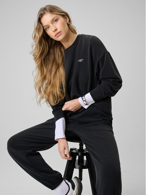 4F 4F Bluza EVERYWEAR Czarny Regular Fit