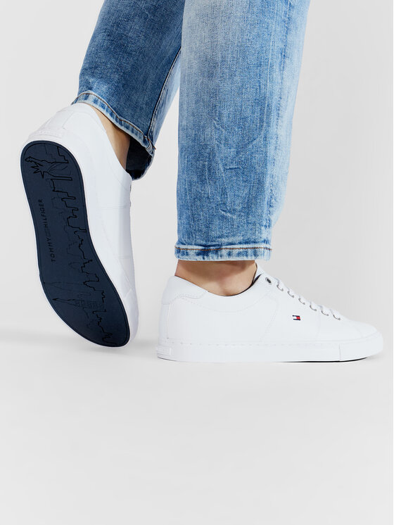 Tommy Hilfiger Tommy Hilfiger Sneakersy Essential Leather Sneaker FM0FM02157 Bílá