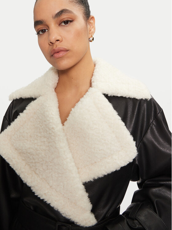 HUGO Hugo Jacke aus Kunstleder Anitta-1 50524091 Schwarz Relaxed Fit