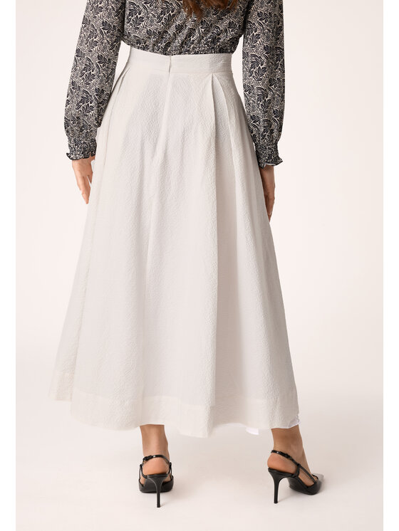 QUIOSQUE QUIOSQUE Sukně 7UD003 Bílá Regular Fit