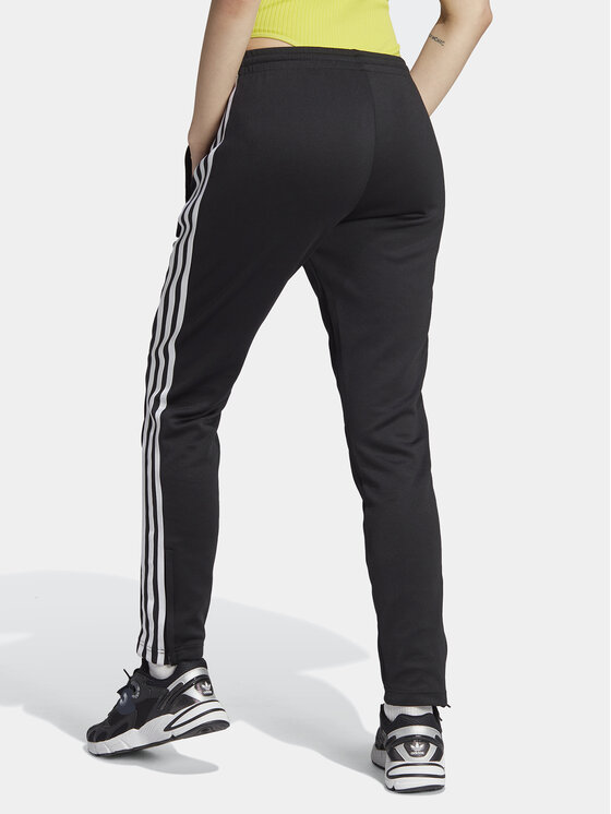 adidas adidas Spodnie dresowe adicolor SST IK6600 Czarny Slim Fit