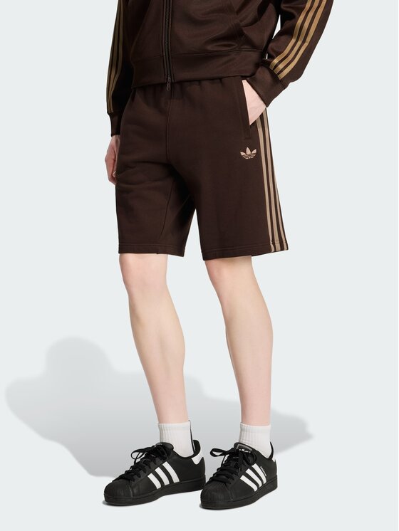 adidas adidas Szorty materiałowe 159264 Brązowy ciemny Regular Fit