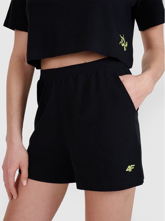 4F 4F Šortky 4FWSS25TSHOF531-20S Čierna Regular Fit