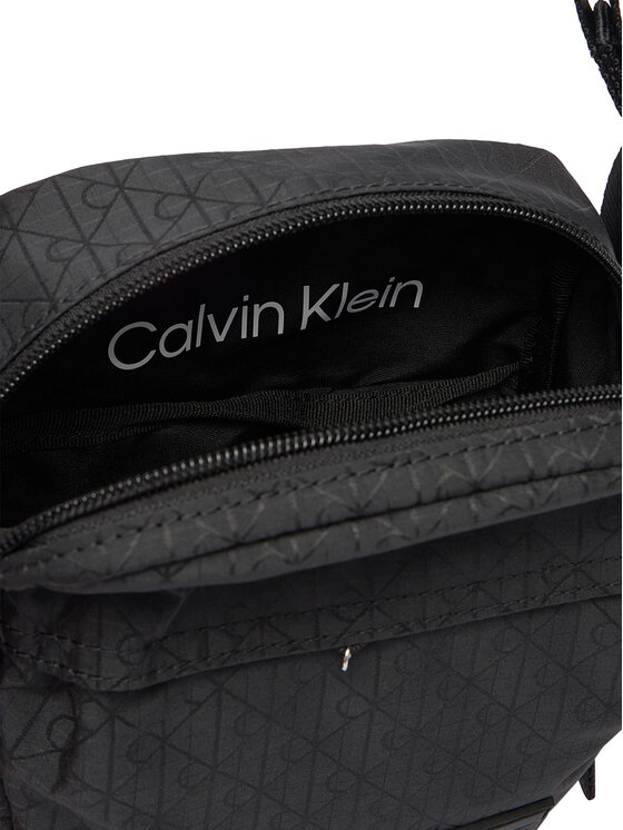 Calvin Klein Calvin Klein Saszetka Utility Emblem Reporter LV04D3303G Czarny